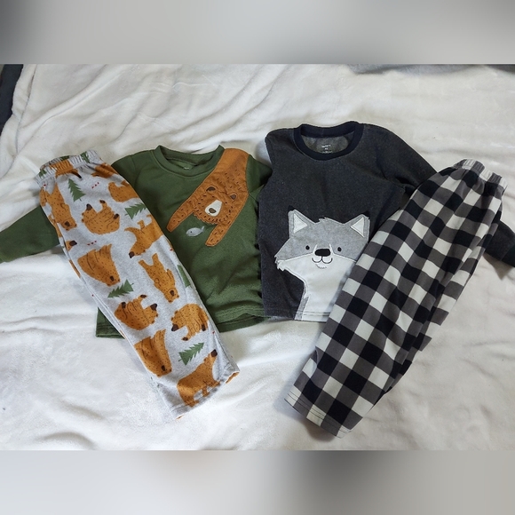 Carter's Other - 4T fleece pj's like new